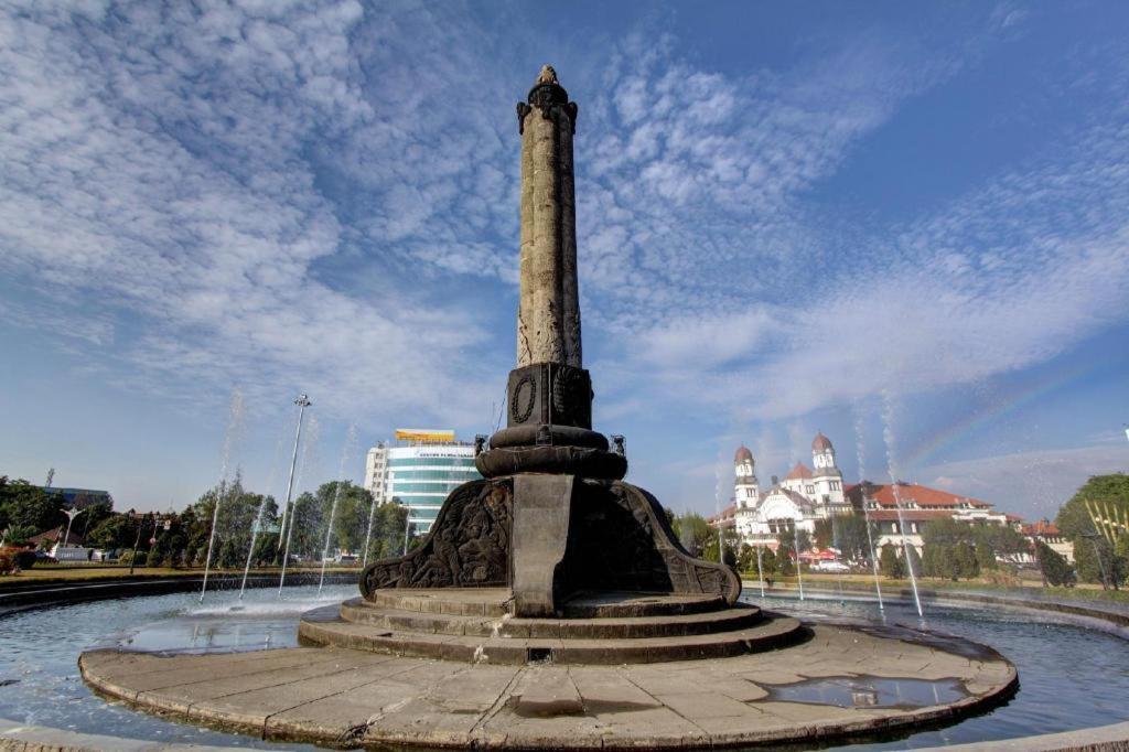Front One Boutique Tugu Muda Semarang Hotel Kültér fotó