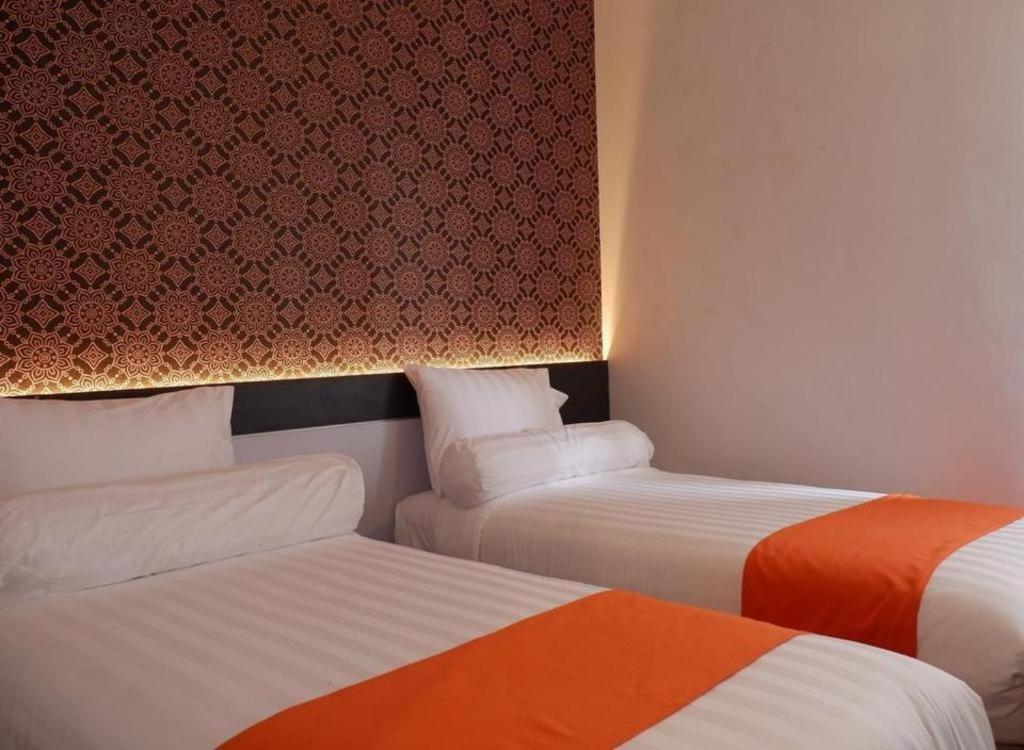 Front One Boutique Tugu Muda Semarang Hotel Kültér fotó