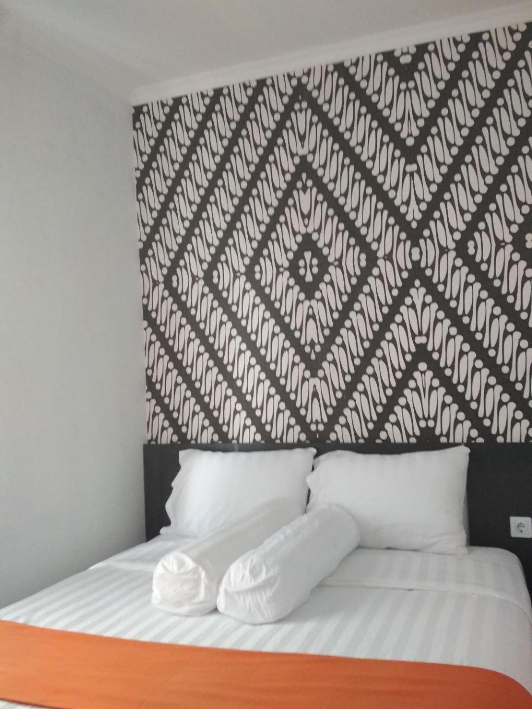 Front One Boutique Tugu Muda Semarang Hotel Kültér fotó